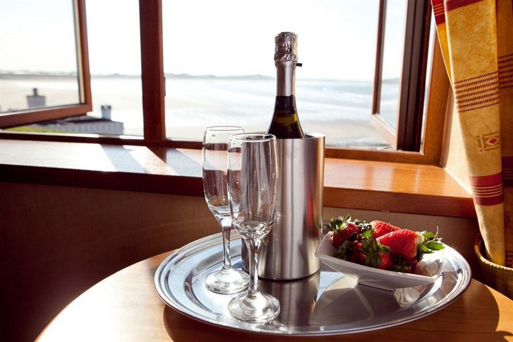 Готель Waterfront House & Restaurant Інішкрон Екстер'єр фото